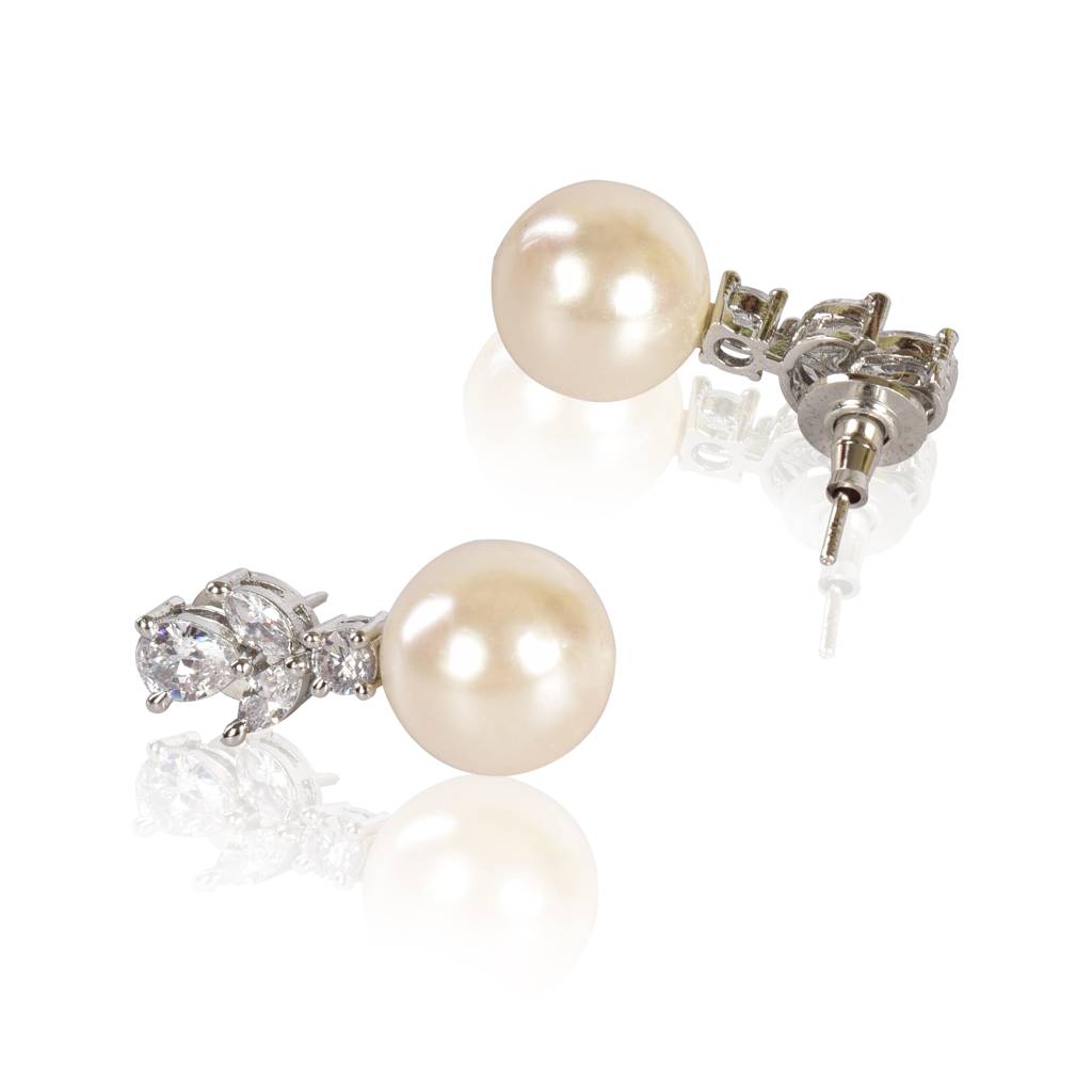 Classic Pearl Earrings : IE1020B