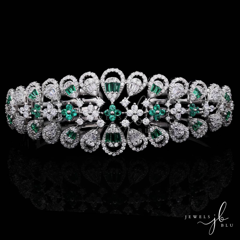 Premium American Diamond Baguette Pressure Setting Openable Hiya Bracelet With Emerald Detailing : 400029