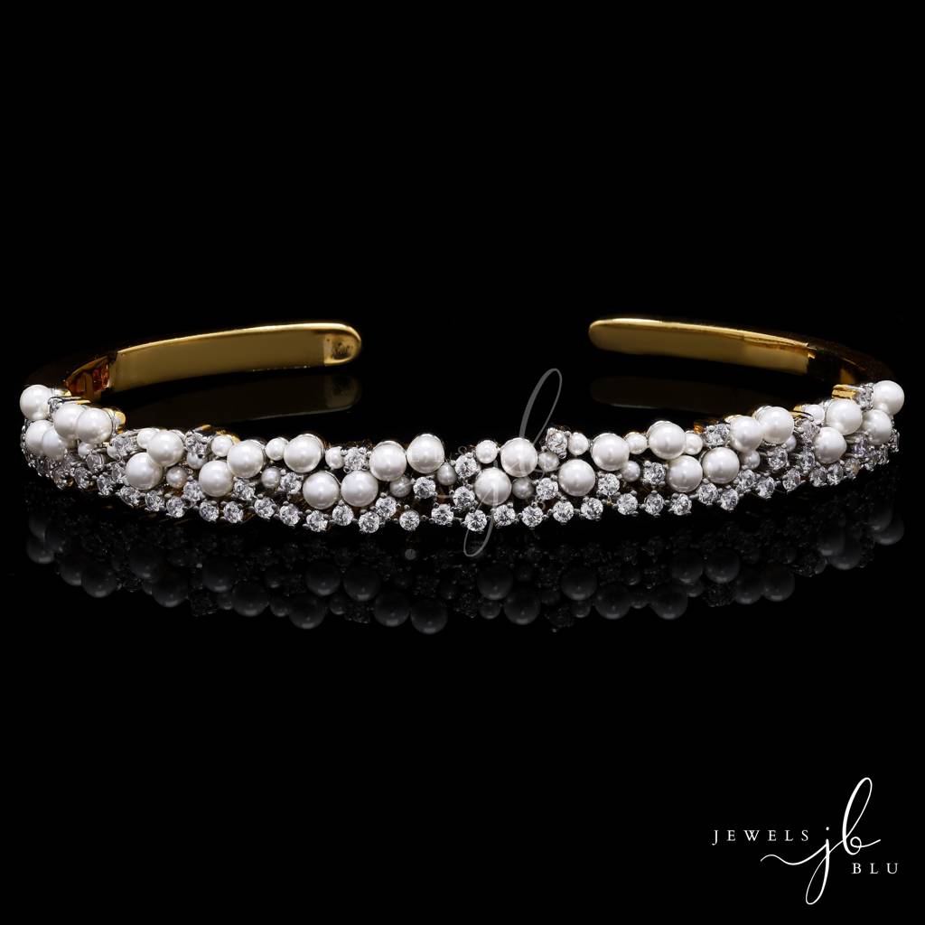 Premium Gold Finish Fresh Water Pearl And American Diamond Cluster Kylie Openable Bracelet : 400039