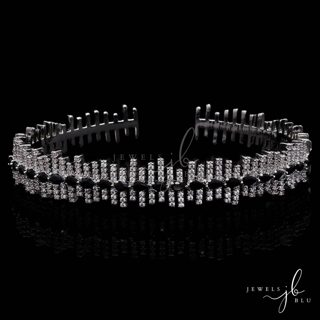 Premium American Diamond Zebra Openable Bracelet With Black Enamel Detailing : 400042