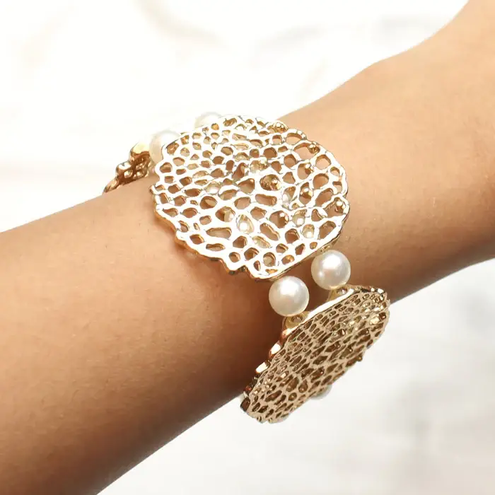 Tfc Jaali Pearl Gold Plated Adjustable Bracelet : 40115