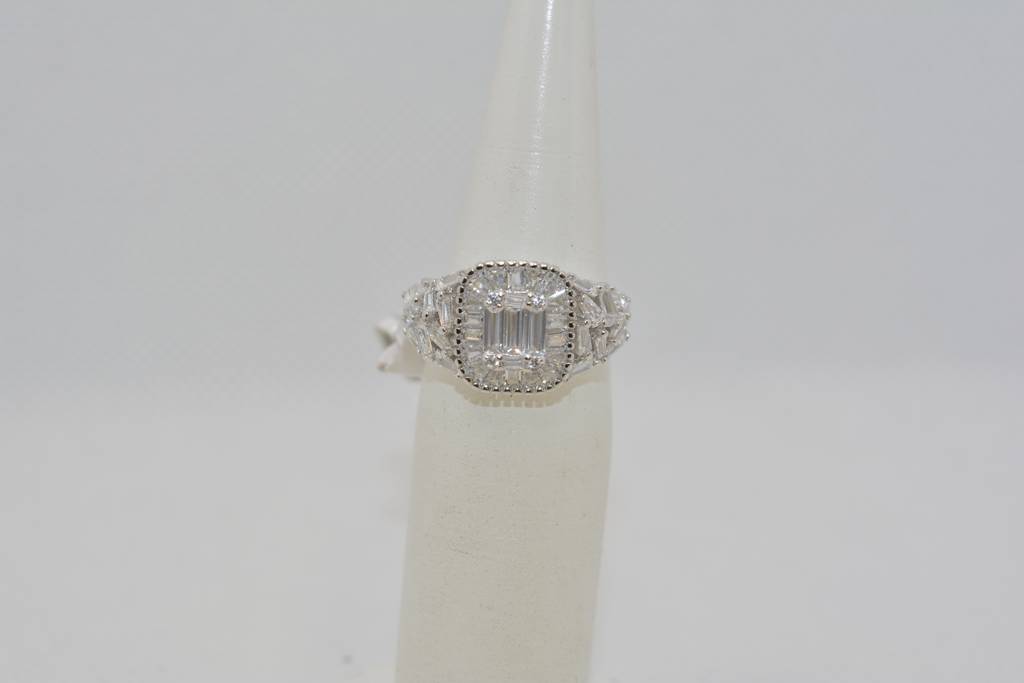 White Gold Elegance Ring : 405