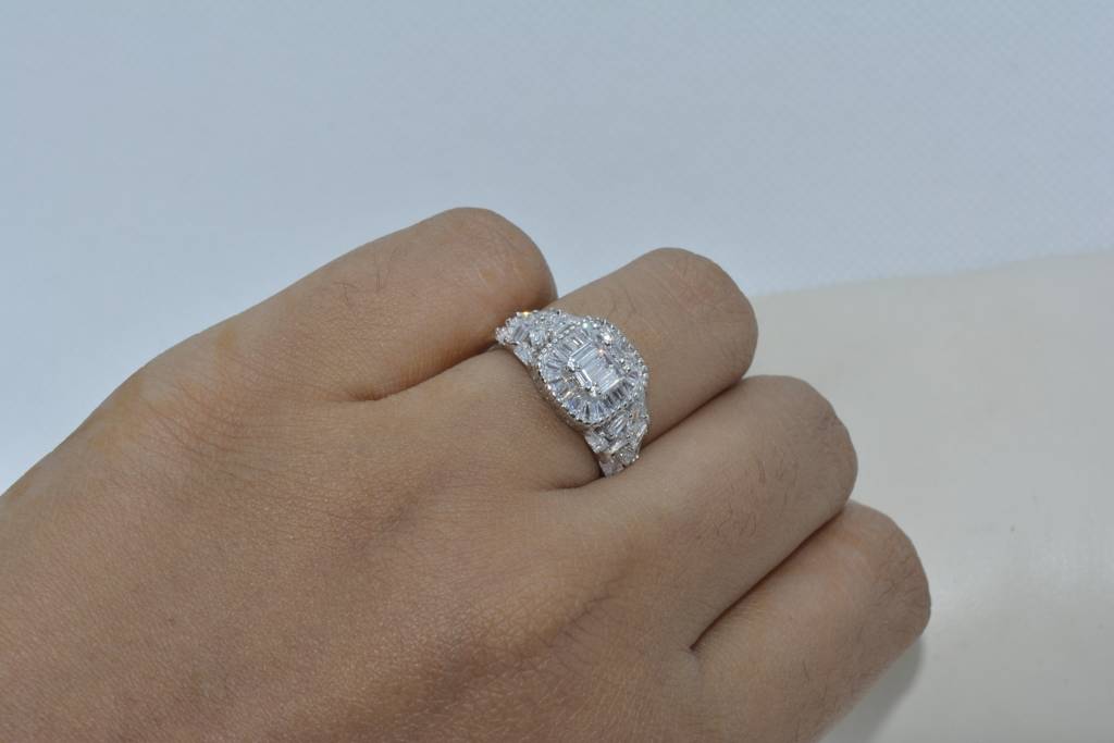 White Gold Elegance Ring : 405
