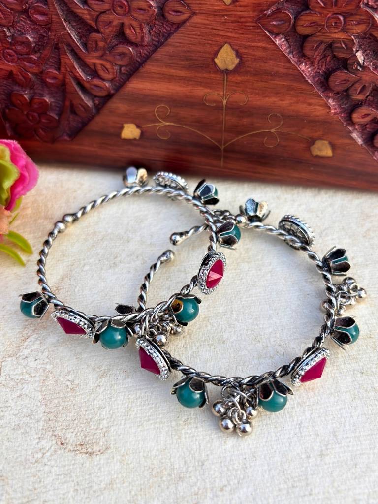Set Of 2 Silver-Plated Beaded Kashmiri Bangles : VI26BC100054