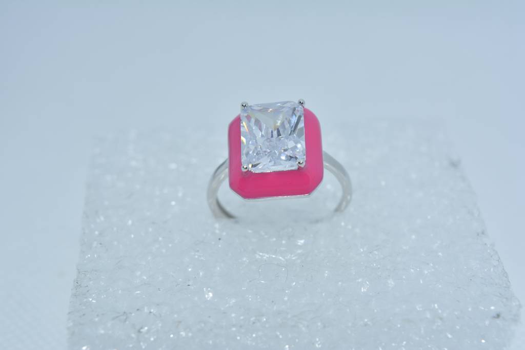 Regal Pink Gem Ring : 424