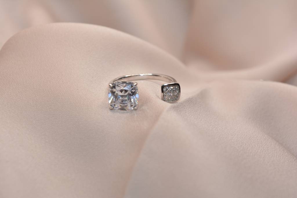 Luna Gems Adjustable Ring : 461