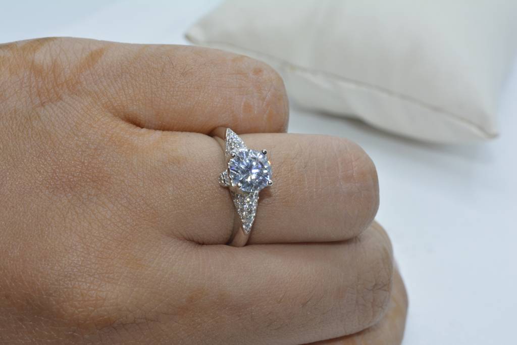 Sparkling Solitaire Charm Ring : 462