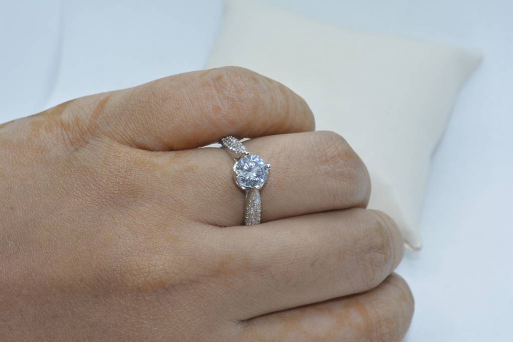 Singular Sparkle Ring : 466