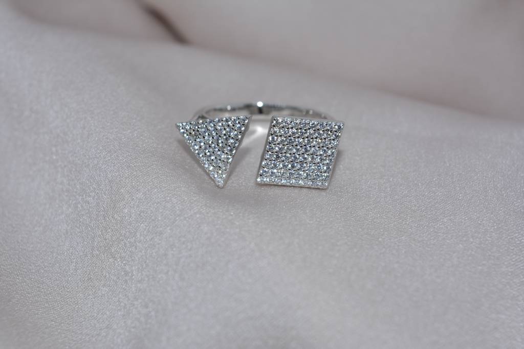 Contemporary Angles Ring : 475