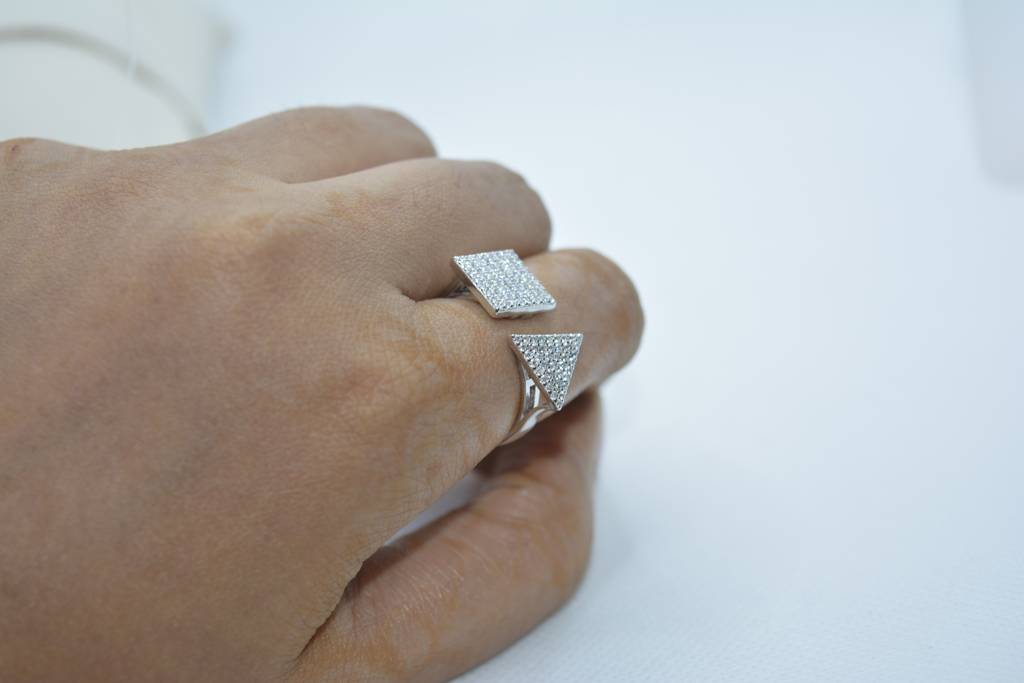 Contemporary Angles Ring : 475