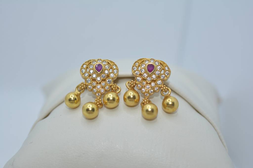 Golden Hearts Delight Earrings : 485