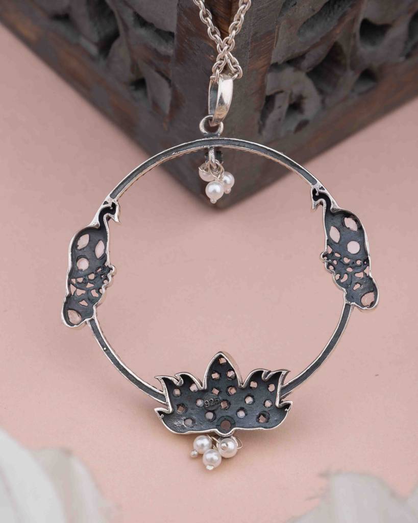 925 Sterling Silver Essence Fine Parrot Lotus Motif Necklace : SN098454
