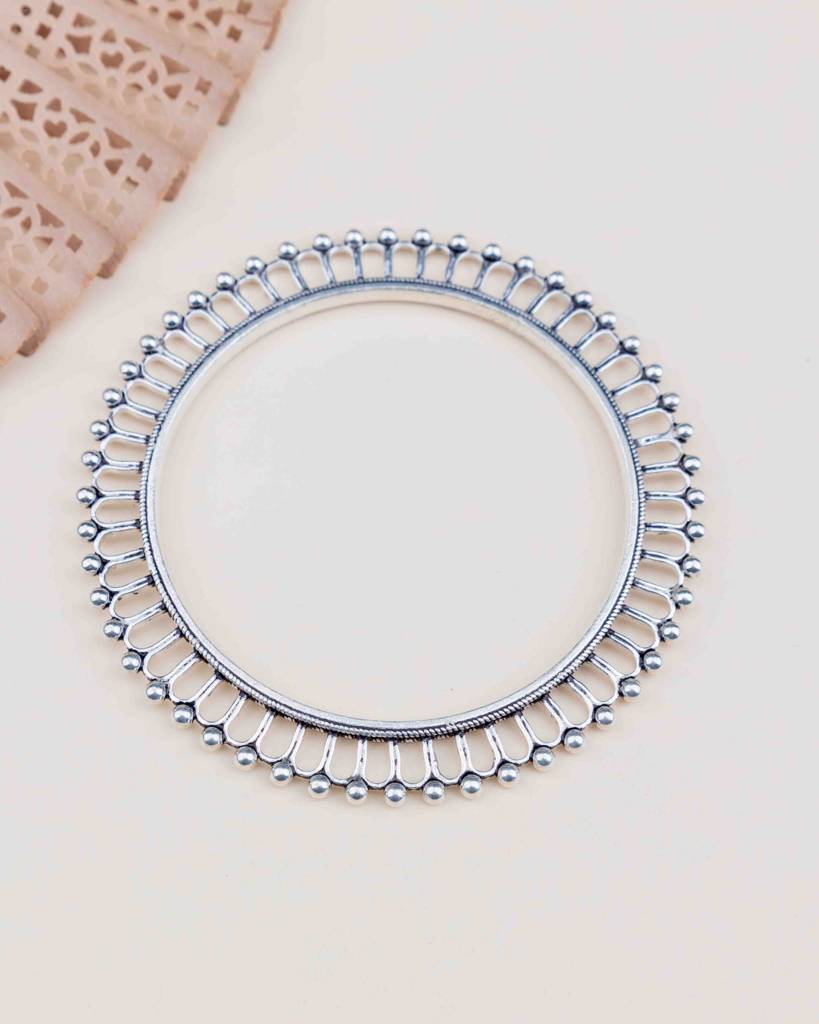 925 Sterling Silver Anvaya Carved Embossed Gokhru Bangle : SK1076