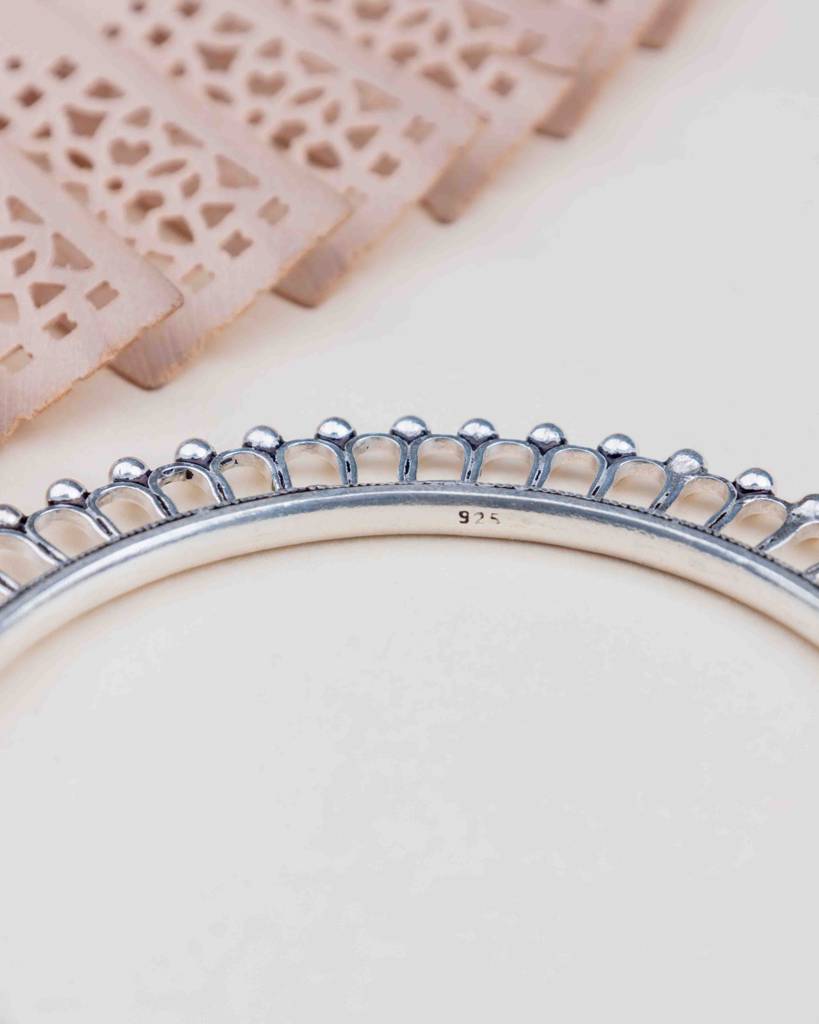 925 Sterling Silver Anvaya Carved Embossed Gokhru Bangle : SK1076