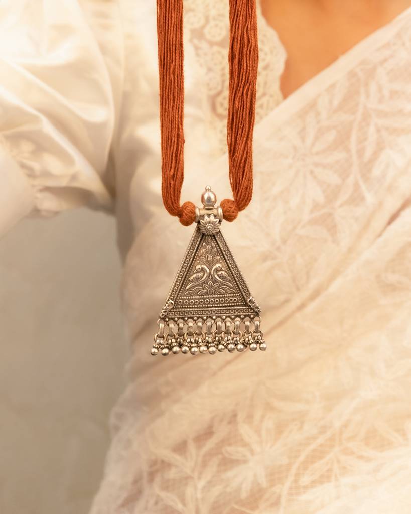 Mizoya Detailed Vintage Inspired Dori Necklace : SN25541