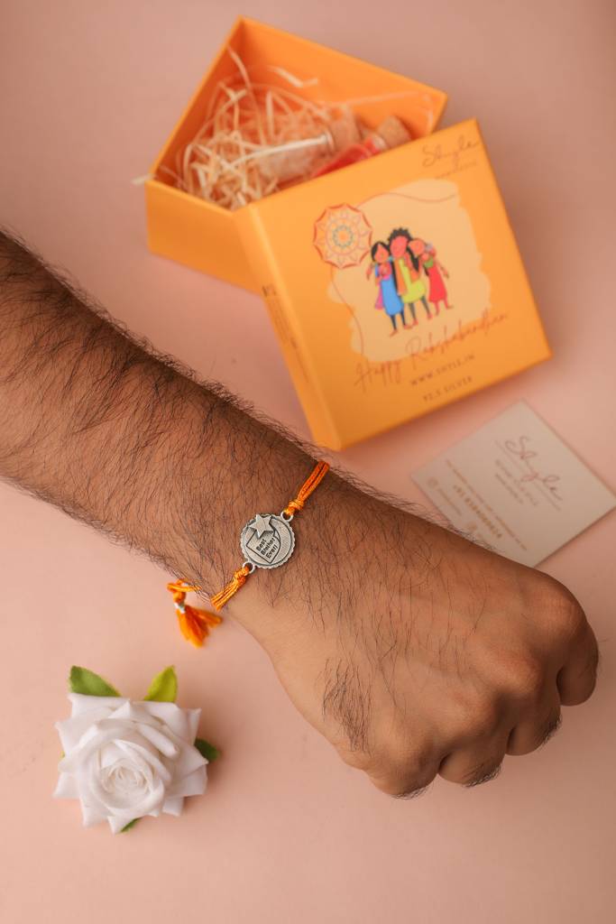 925 Sterling Silver Moh Best Brother Ever Rakhi For Kids, Men, And Women : SRK5013-Y-2-1