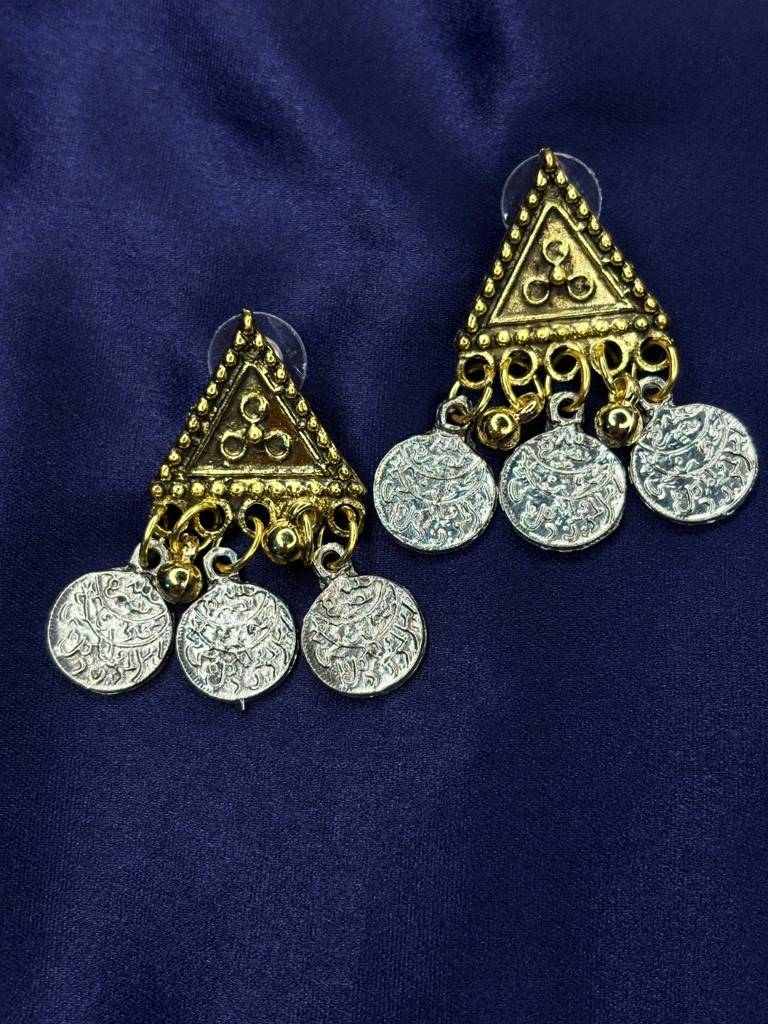 Silver-Plated Antique Stone Studded & Beaded Necklace And Earrings : VI26JSOX100103