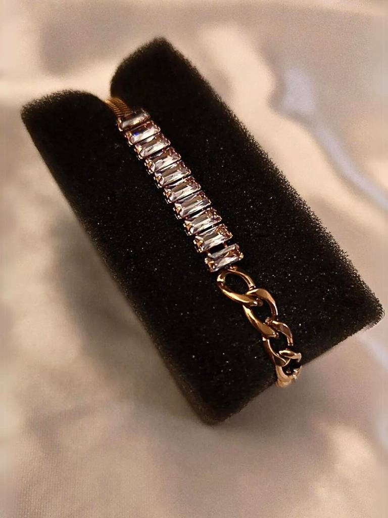 Half N Half Stone Rosegold Chain Bracelet : ATCB157HHSRCB