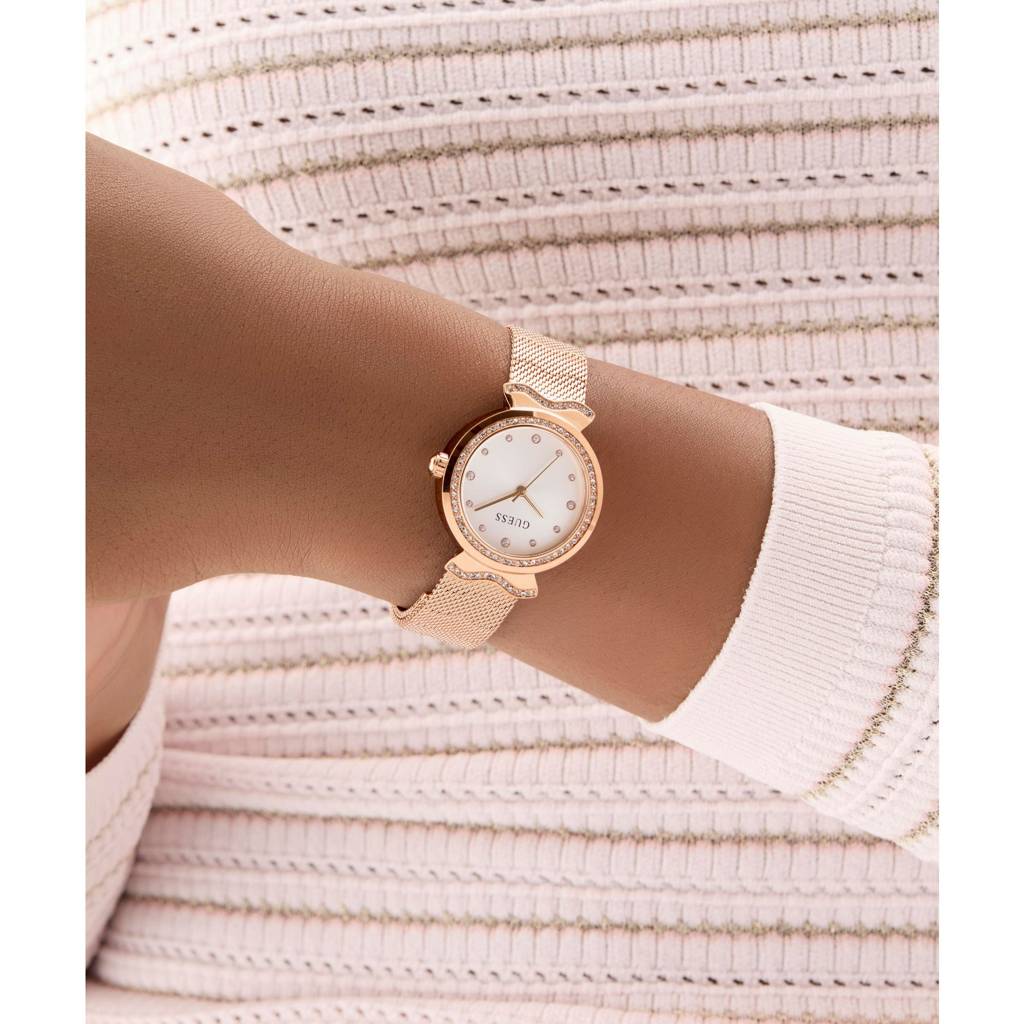 Guess Round 28Mm White Dial Analog Women Watch - Gw0866L3 : GW0866L3