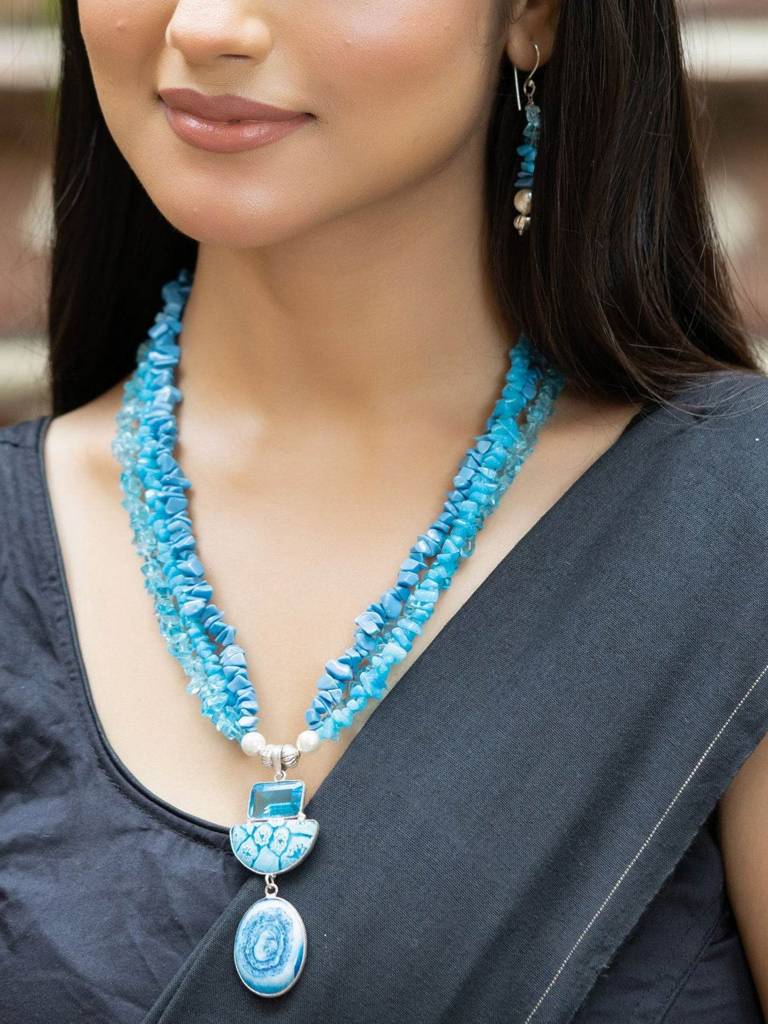 Handmade Shades Of Blue Semi Precious Agate Stone Chips Necklace Set : LAANP126