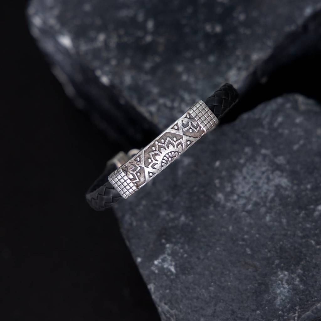 Mandala Leather Bracelet - Black : ZV-BRC-ML-003