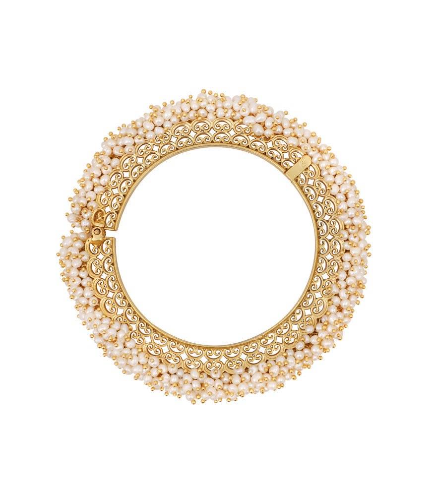 Splendour Of Pearls Bangle : WEB267PL