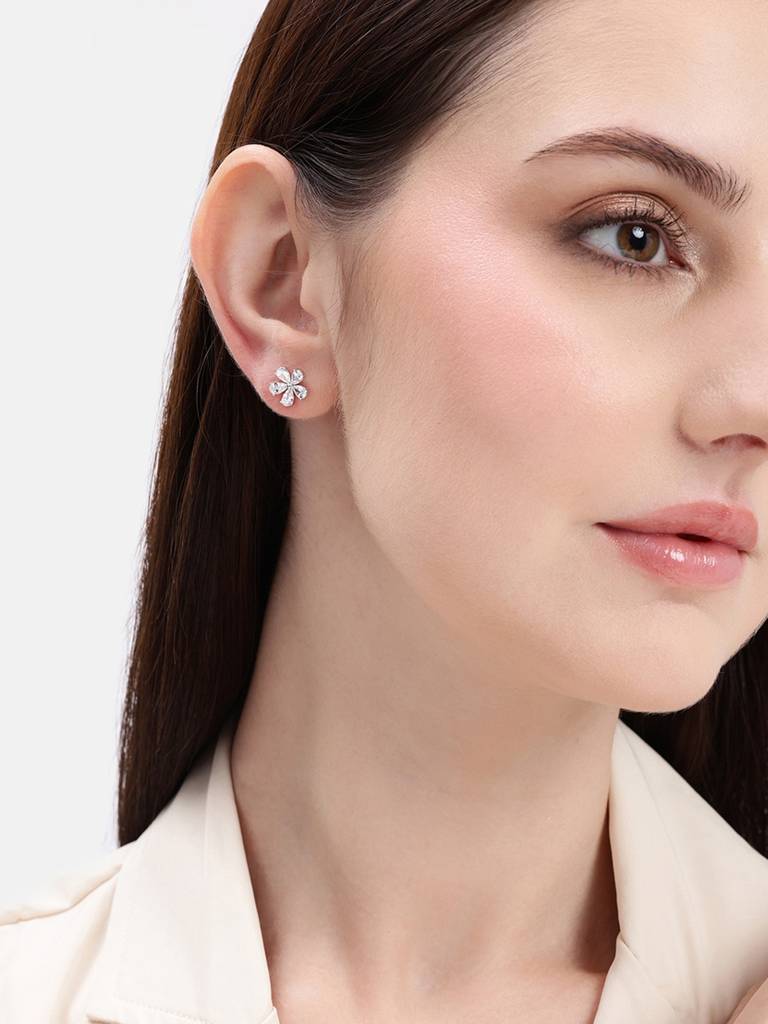 Silver Luxe Flower Sparkle Earrings : WER00080