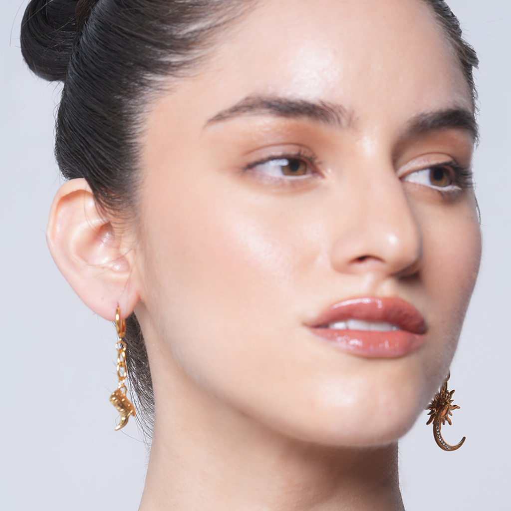 Sun And Moon Boot Drop Earrings : CAO0053JND