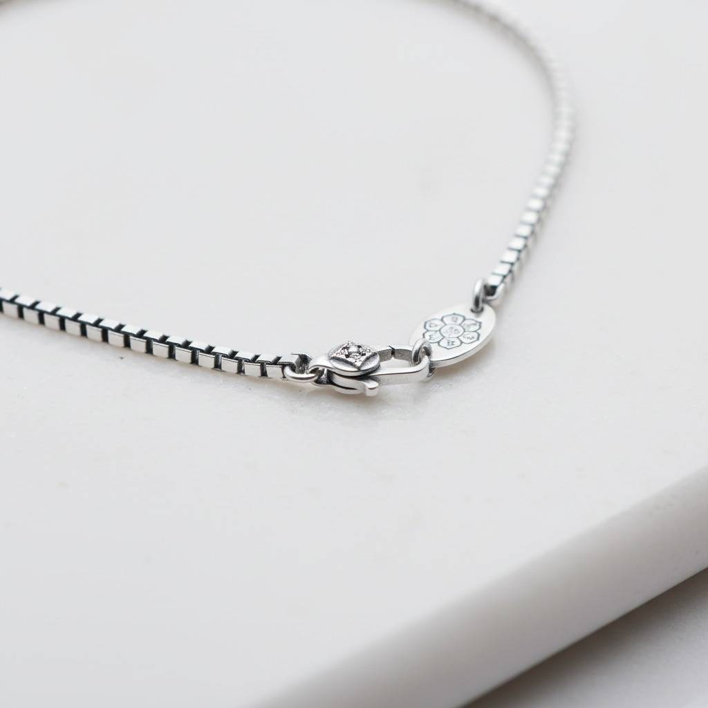 The Box Bloom Chain : TRKCNOXDTH01
