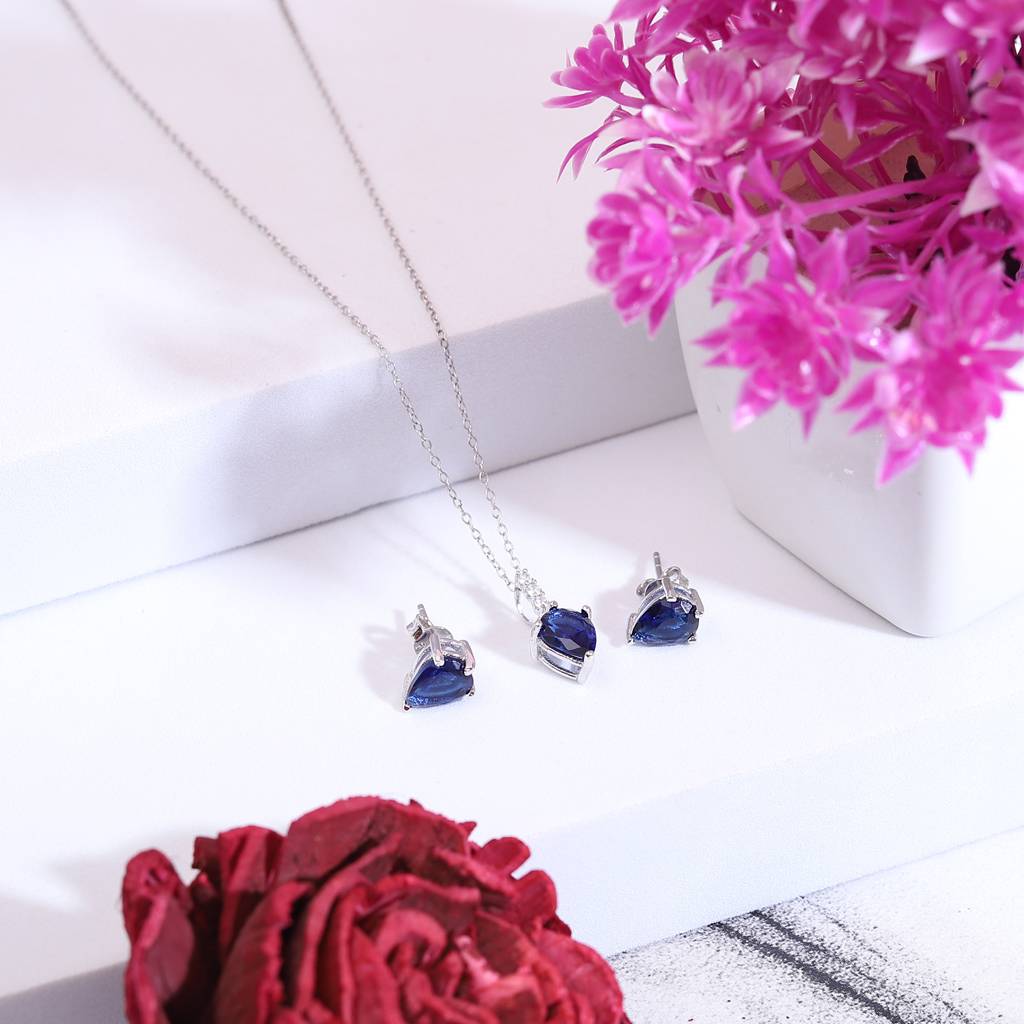 Iski Uski 925 Sterling Silver Eva Sapphire Pendant Set