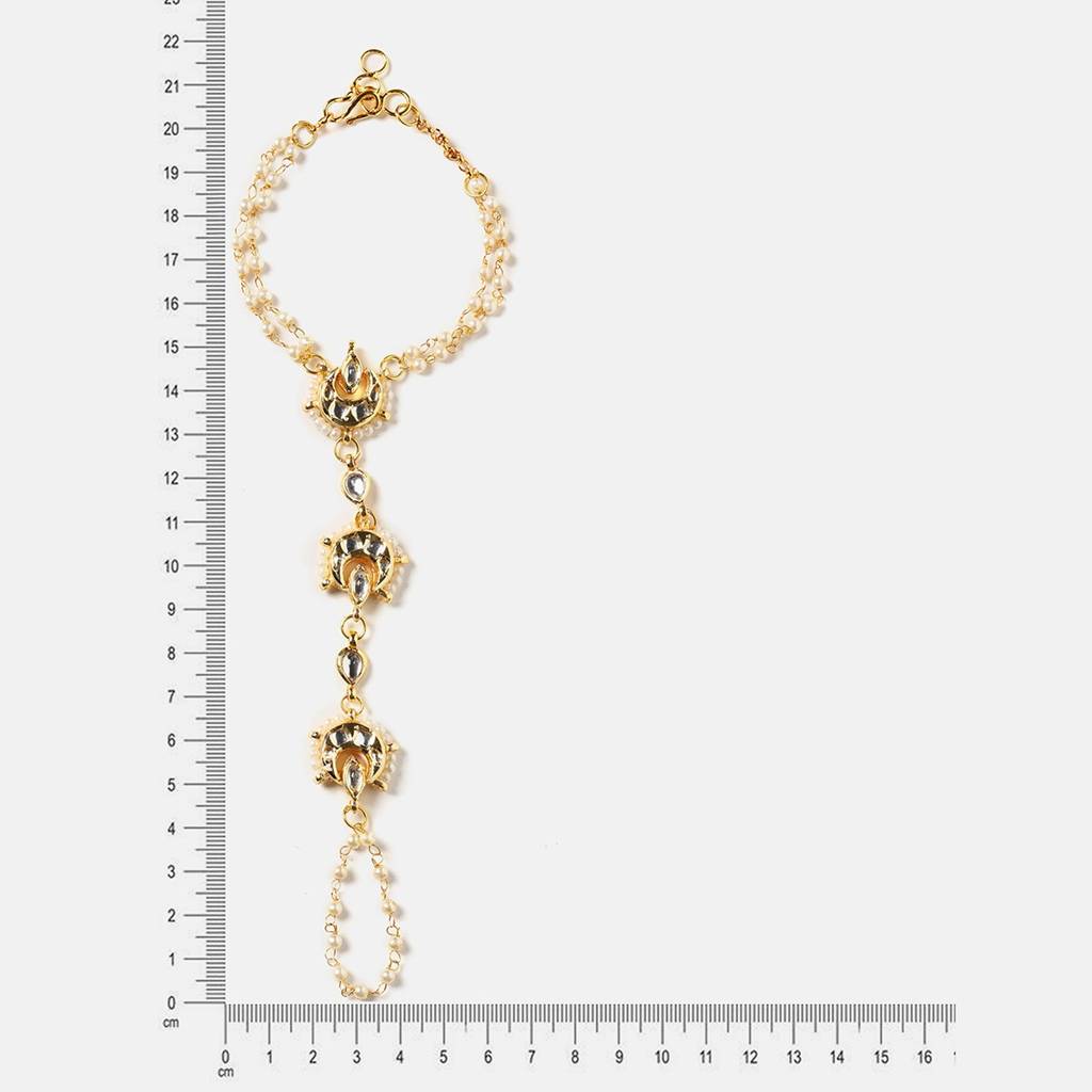 Moon Pearl Hand Chain : RRJAN26-18