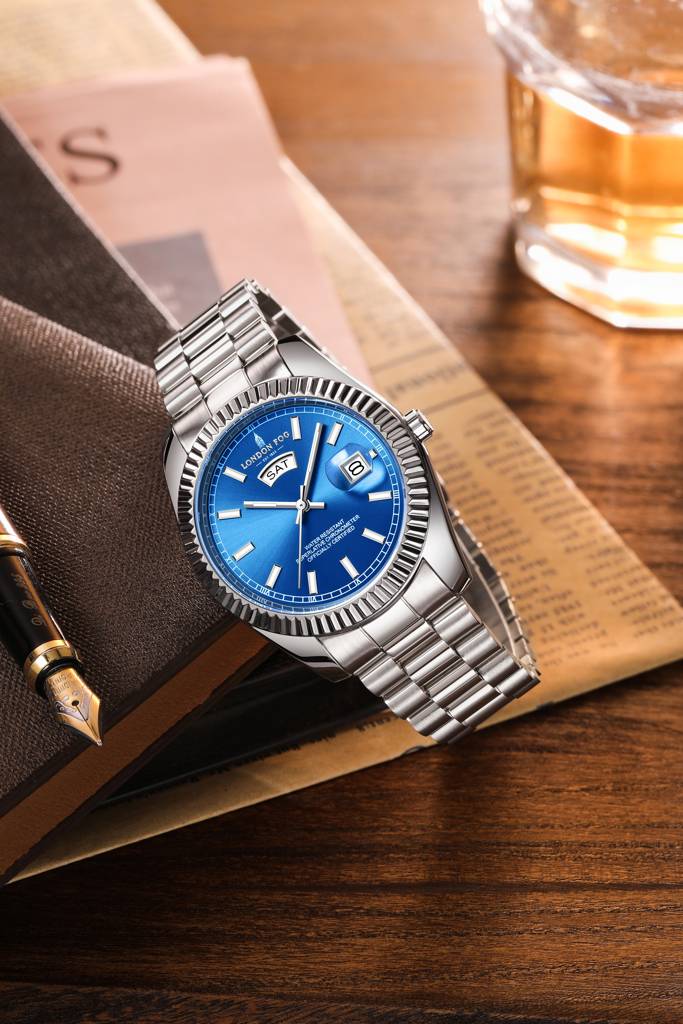 Oxford Collection Analog Quartz Watch For Men With Stainless Steel Strap, Fluted Metal Case, Day & Date Display, : LFM10001-11