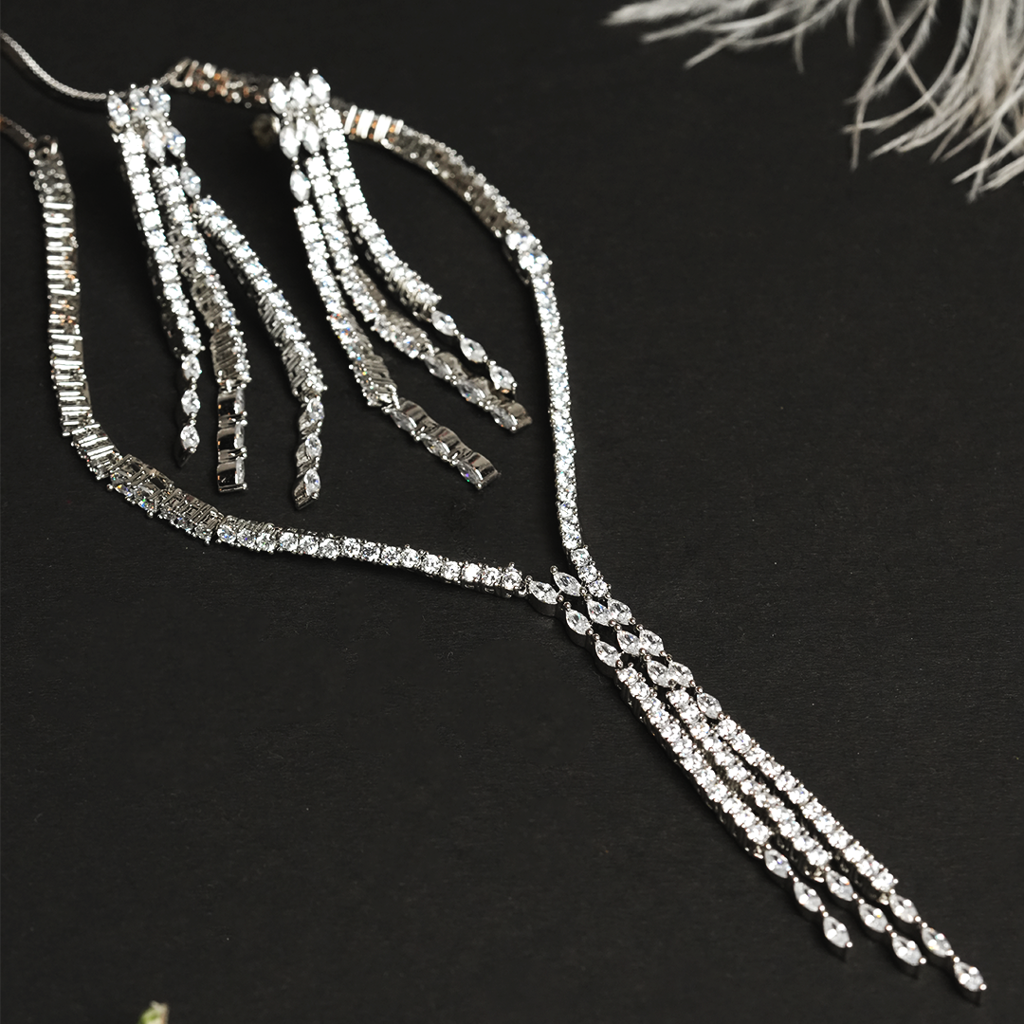 Sleek Designer Silver Ad Necklace : CAO0224VIH