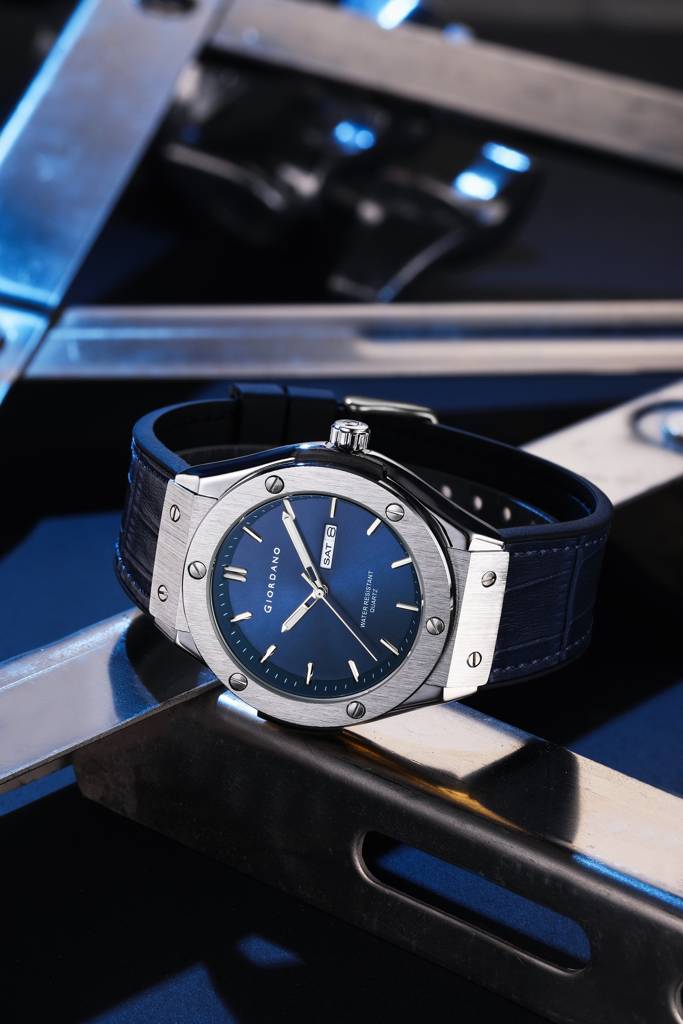 Giordano Casual Analog Watch For Men With Leather Band, Day-Date Function And Quartz Movement : GZ-50142-04