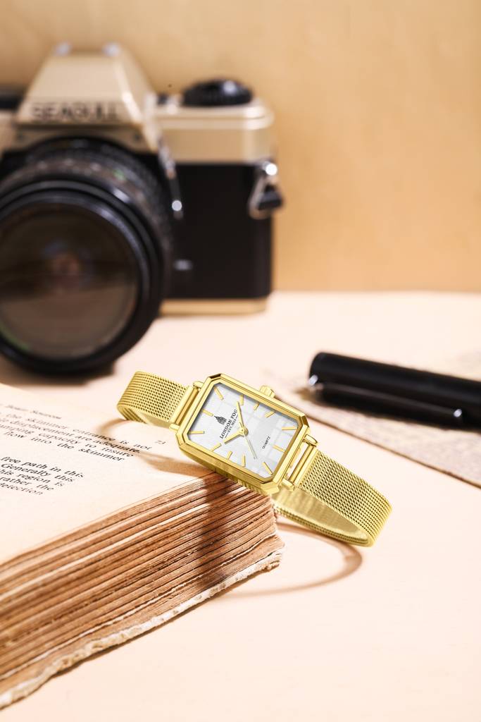 Victoria Collection Analog Quartz Watch For Women With Mesh Strap, Rectangular Metal Case And Mineral Glass : LFW20006-33