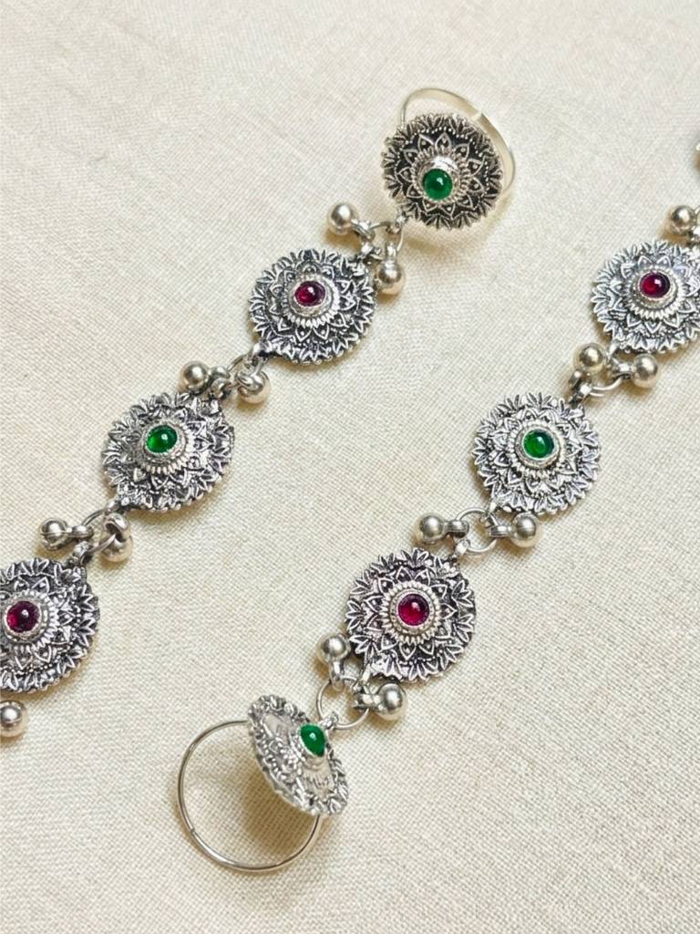 Women Oxidised Silver-Plated Kundan Stone-Studded Anklet With Toe Ring : VI26ANK10008