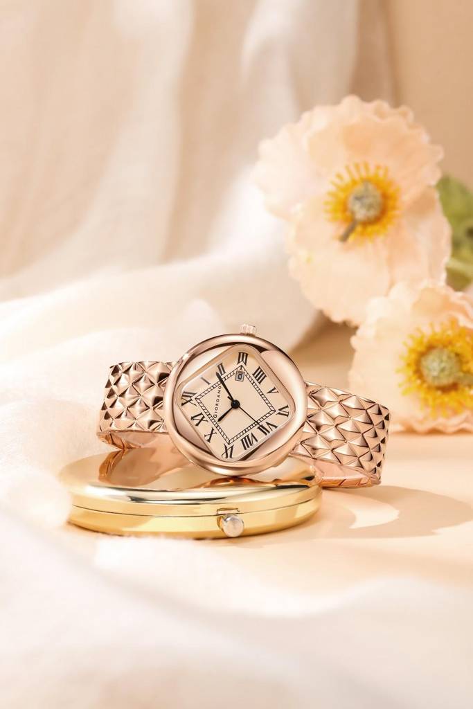 Giordano Elegant Analoge Watch For Women - Unique Rounded-Square Dial, Roman Numeral Dial, Date Display And Text : GZ-60121-11