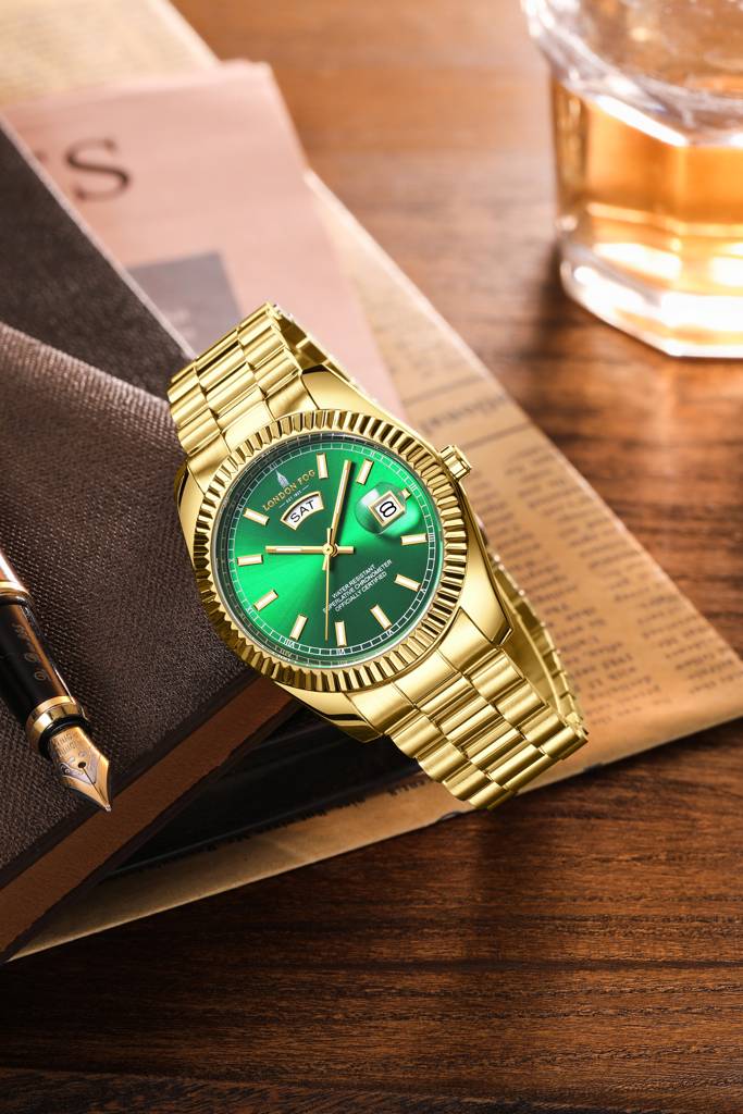 Oxford Collection Analog Quartz Watch For Men With Stainless Steel Strap, Fluted Metal Case, Day & Date Display, : LFM10001-33