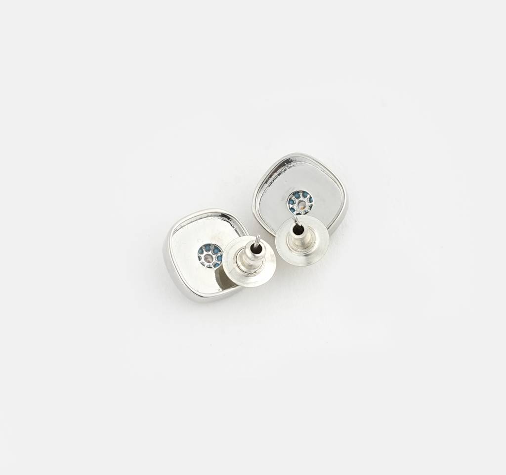 Silver Mop Square Studs : PTE24