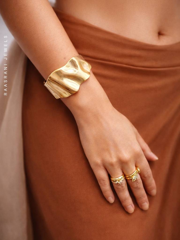Matte Sculptural Broad Cuff Bracelet | 18K Gold Plated Stainless Steel : ATB693MSBC
