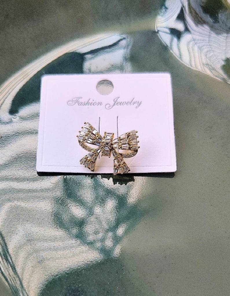 Bow Single Ear Cuff Â Full Studded : S925E377BSEF