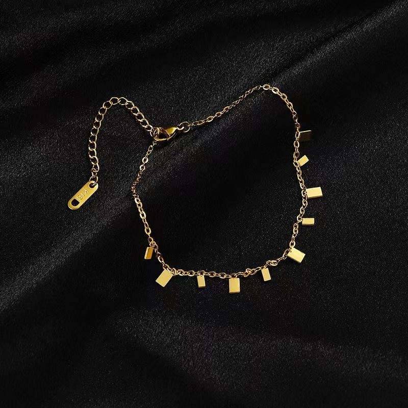 Modern Muse Gold Anklet : AST-ANK-0013