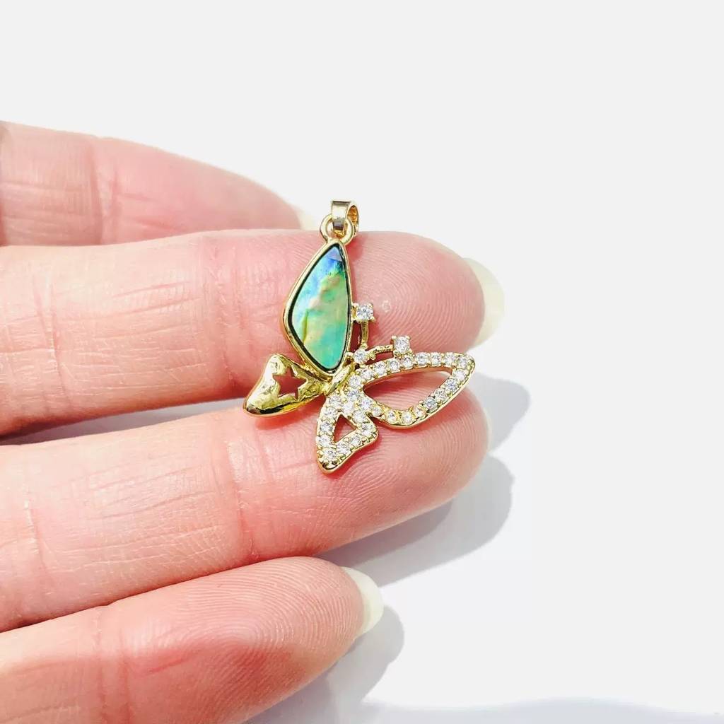 A Tiny And Cute Butterfly Design Pendant With A Golden Chain Perfect : 118356