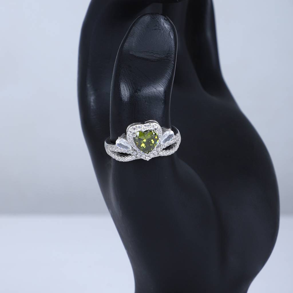 Women'S Heart-Shaped Green Gemstone Ring – Sparkling Halo & Twisted Band Design : RN-SL-10021-2-W