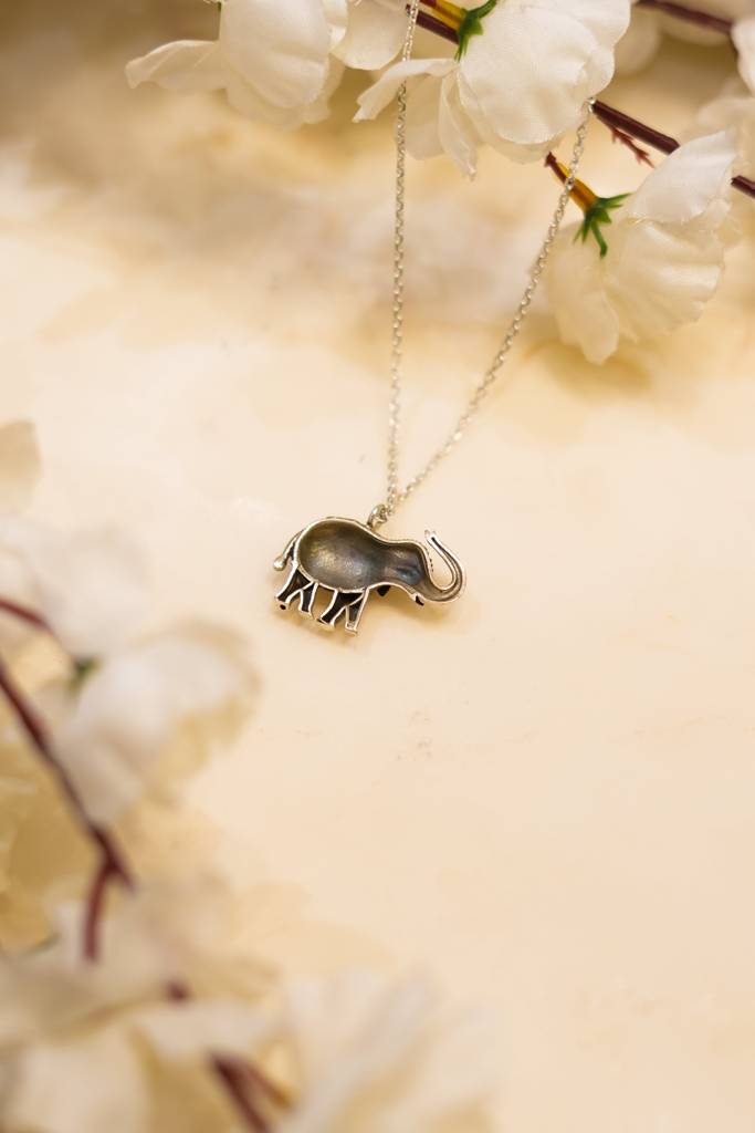 Aadhya Haathi Carved Pendant : KN095