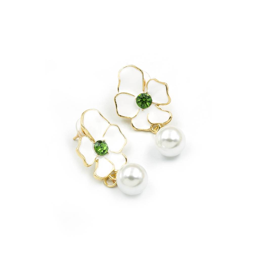 Green Center White Flower Anti Tarnish Earrings For Women : HSPS60MB1060