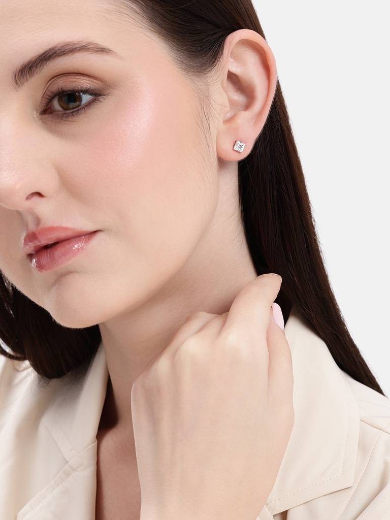 Silver Royal Square Crystal Earrings : WER00104