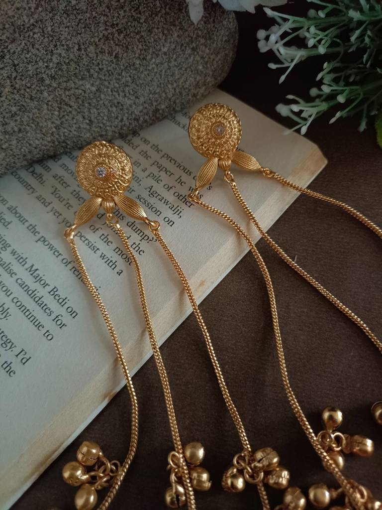 Gold Plated Kundan & Ghungaroo Beaded Kashmiri Drop Earrings : VS105317