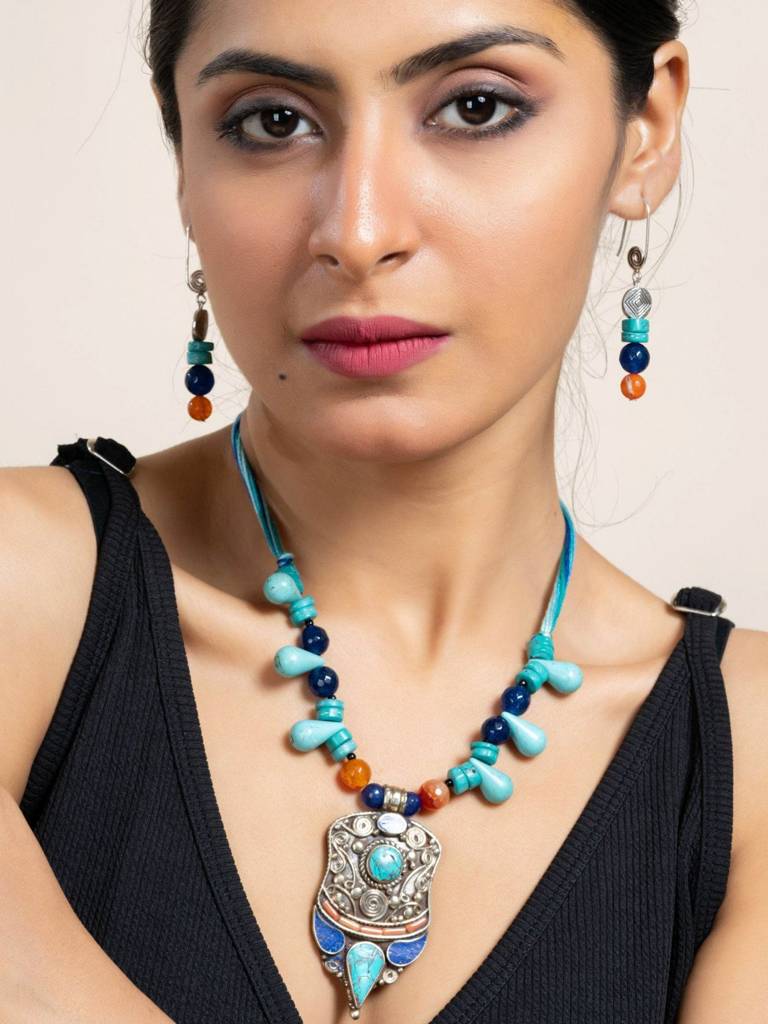 Handmade Turquoise Drop Tibetan Pendant Necklace  Jewelry Set & Adjustable Dori : LAANP96