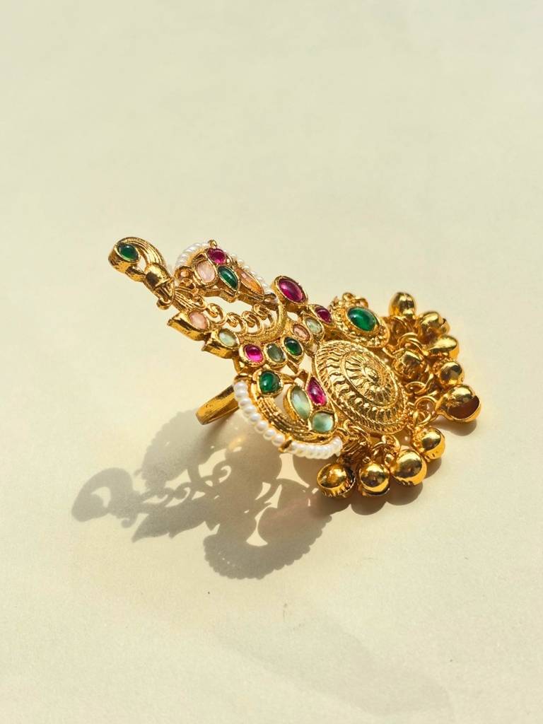 Gold-Plated Kundan Stones Ghungroo Adjustable Finger Ring : VI26RIAD1000034